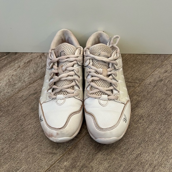 Varsity Charge Cheer Shoe Size 5 - Picture 2 of 8